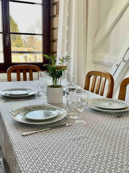 Appartement En Plein Centre Ville Milly-la-Foret Eksteriør billede