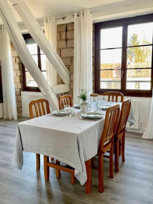 Appartement En Plein Centre Ville Milly-la-Foret Eksteriør billede