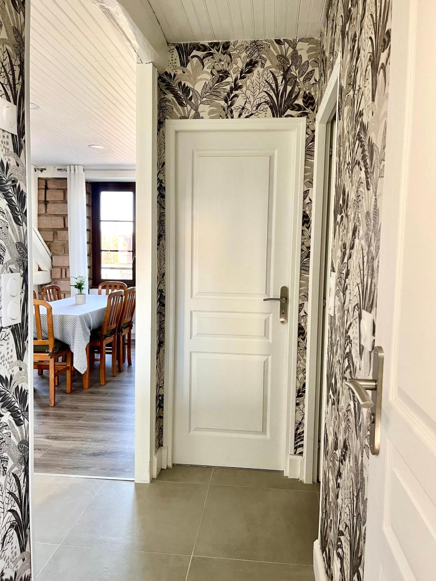 Appartement En Plein Centre Ville Milly-la-Foret Eksteriør billede